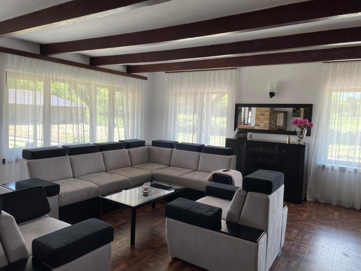 Casa La Doi Nuci Hotel Bradet  ภายนอก รูปภาพ